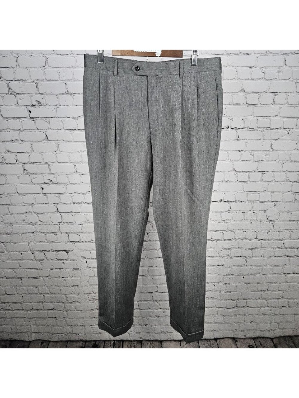 Jos A Bank Grey 100% Wool Executive Herringbone Pleated Cuffed Dress Pants 34x33